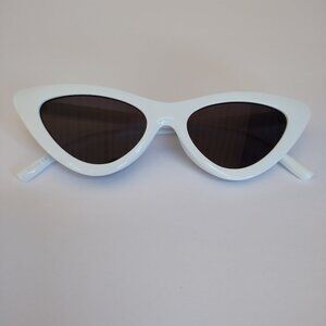 Wear Me Pro Women’s White Cat Eye Sunglasses NWOT
